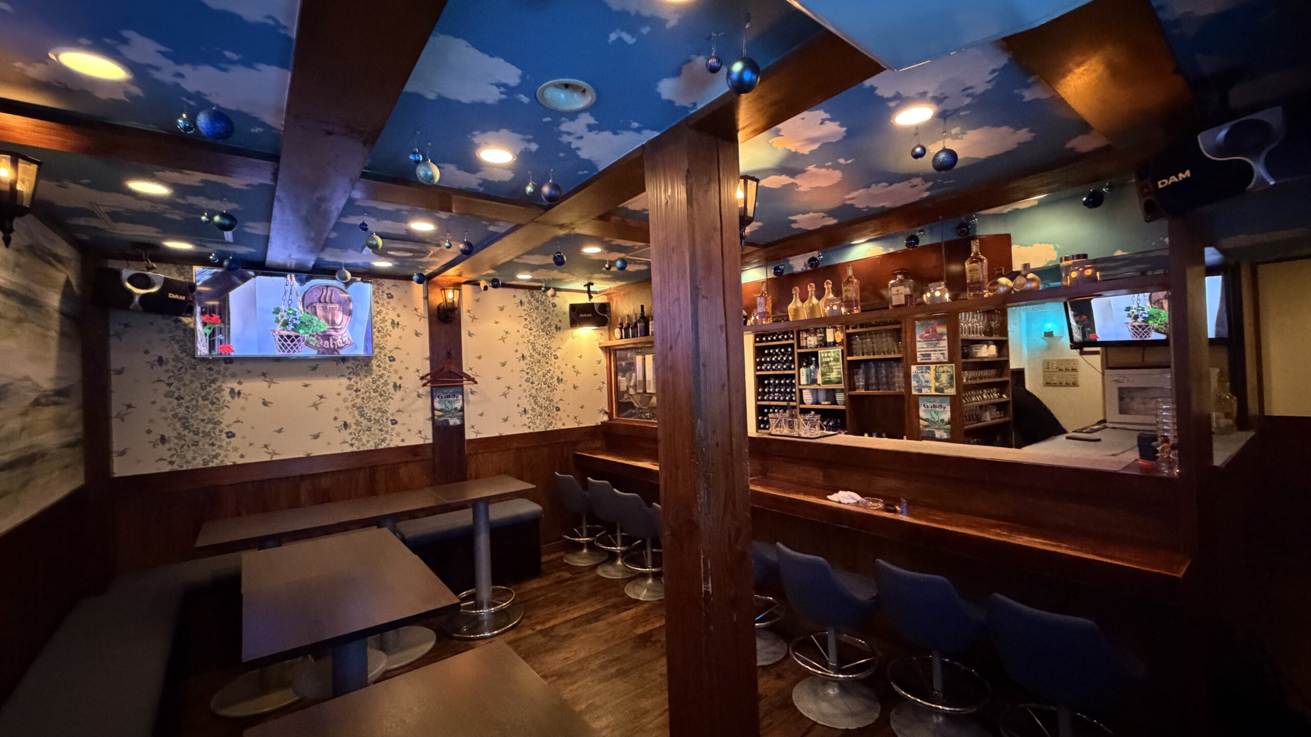 GaBBy the globe 店内2